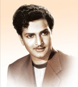जूनियर एनटीआर ने दादा एनटी रामाराव को जयंती पर दी श्रद्धांजलि, कहा- 'लोगों के दिलों में हैं एनटीआर'