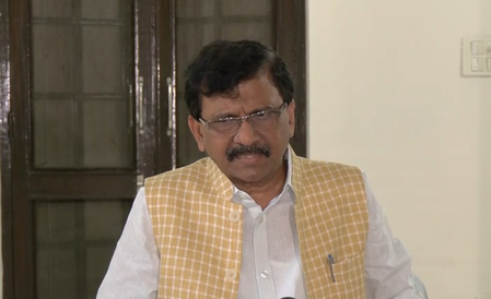 संजय राउत ने केंद्र पर साधा निशाना, कहा-यह सरकार केवल अपने राजनीतिक स्वार्थ के लिए काम कर रही