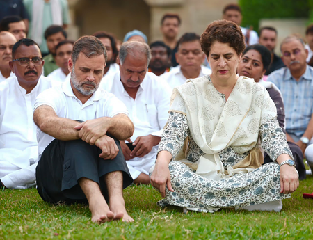 चुनाव आयोग के खिलाफ आंदोलन पर भाजपा का तीखा हमला, कहा-देश में अराजकता फैलाना चाहते हैं राहुल गांधी