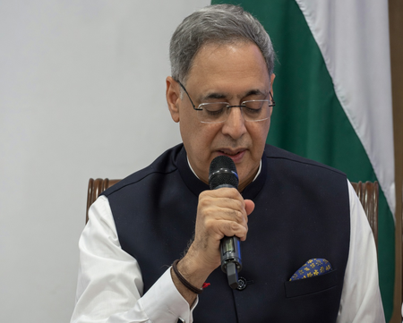 पश्चिम एशिया संकट के बीच गल्फ से हवाई उड़ानें जारी, भारतीय दूतावास कर रहे पूरी मदद: विदेश मंत्रालय