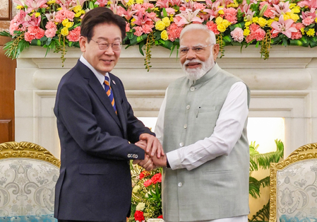 25 साल के प्रशासनिक सफर पर दक्षिण कोरिया से आई बधाई, पीएम मोदी बोले- मिलकर बढ़ाएंगे शांति और समृद्धि का विजन