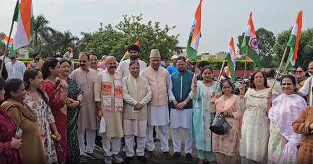 जम्मू-कश्मीर: त्राल और बांदीपोरा समेत कई हिस्सों में निकाली गई 'हर घर तिरंगा' यात्रा