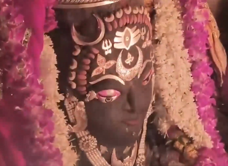 भांग, चंदन और रजत आभूषणों से बाबा महाकाल का शृंगार, किया गया पंचामृत अभिषेक