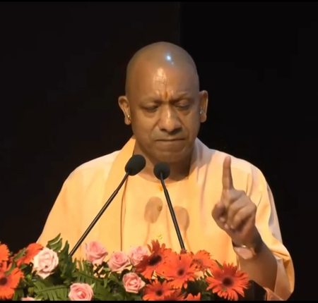 राशन वितरण में बिचौलियों की भूमिका खत्म, सीएम योगी ने ई-पॉस व्यवस्था के गिनाए फायदे