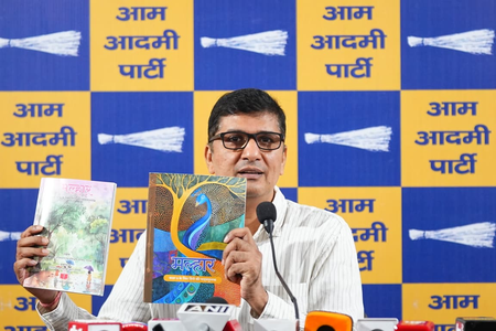 दिल्ली में सरकारी स्कूलों की किताबों की छपाई में घोटाले का आरोप, सौरभ भारद्वाज ने उठाए सवाल