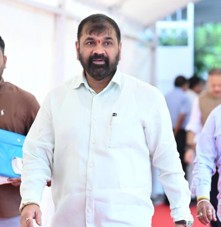 महाराष्ट्र विधान परिषद के उपसभापति सचिन अहीर के घर से 2.65 करोड़ के सामान चोरी