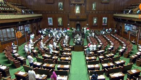 कर्नाटक : विधान परिषद में सत्तापक्ष का विपक्ष पर कार्यवाही बाधित करने का आरोप, कार्रवाई की मांग