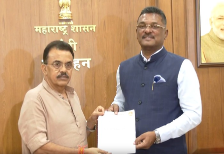 अखिलेश पर महाराष्ट्र के मंत्री प्रताप सरनाईक ने साधा निशाना, कहा-मराठी भाषा का सम्मान किया जाना चाहिए