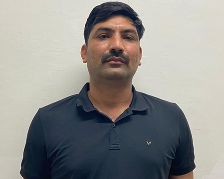 गुजरात: आनंद में एसीबी का बड़ा एक्शन, पुलिस अधिकारी रिश्वत लेते पकड़ा गया