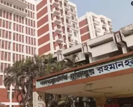 'उस्मान हादी हॉल' : ढाका यूनिवर्सिटी में बिना आधिकारिक अनुमति के बदला शेख मुजीबुर हॉल का नाम