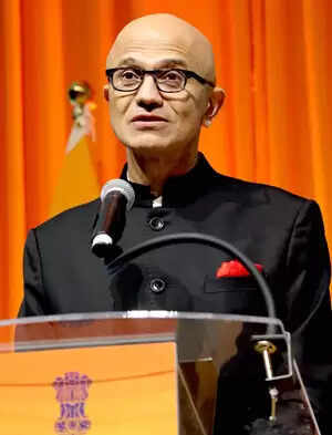 एआई तभी सार्थक है जब वह मानवता की मदद करे और इंसानों के नियंत्रण में रहे: सत्य नडेला