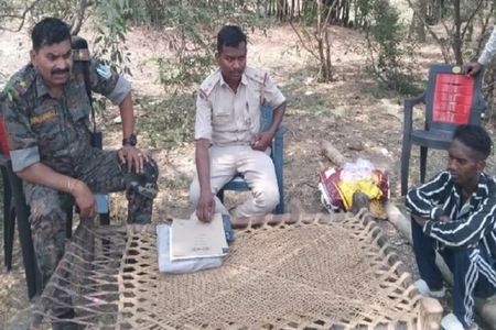 बोकारो: पत्नी ने मायके जाने की जिद की तो गुस्साए पति ने कुल्हाड़ी से काट डाला