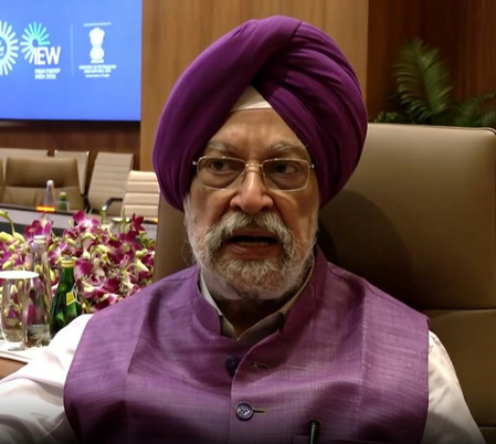 इंडिया एनर्जी वीक में पुरी ने वैश्विक चुनौतियों के बीच कीमतें स्थिर रखने की सराहना की