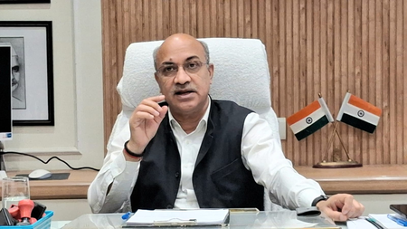 गौतमबुद्धनगर में औद्योगिक शांति बनाए रखने को हाई लेवल कमेटी सख्त, आउटसोर्सिंग एजेंसियों को चेतावनी