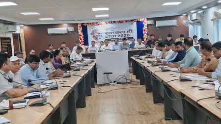 नवादा: डीएम ने जिला स्तरीय समन्वय, राजस्व एवं तकनीकी विभागों की समीक्षा की