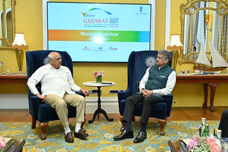 वाइब्रेंट गुजरात ग्लोबल समिट 2027 के मुंबई रोड शो में दिग्गज उद्योगपतियों से मिले मुख्यमंत्री भूपेंद्र पटेल