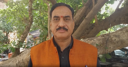 तेलंगाना: छात्रों से बिंदी-चूड़ी उतरवाने पर विवाद, वीएचपी ने बताया संस्कृति पर हमला