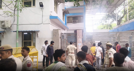 दिल्ली: कल्याणपुरी में सफाई कर्मचारी की चाकू मारकर हत्या, भाजपा विधायक ने पीड़ित परिवार को दिया न्याय का भरोसा