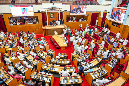 ओडिशा विधानसभा में दूसरे दिन भी हंगामा, पाठ्यपुस्तकों में गलती और एमएमडीआर कानून पर विपक्ष का विरोध