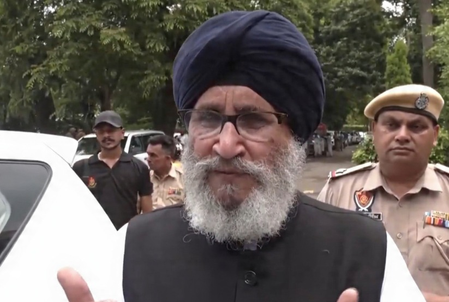 पंजाब में एमबीबीएस फीस वृद्धि पर विपक्ष का हमला, दलजीत चीमा बोले- मेधावी छात्रों और परिवारों पर दोहरी मार