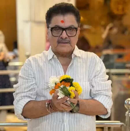 अशोक पंडित ने साल 2025 के आखिरी सनसेट की दिखाई झलक, सैनिकों को किया सलाम