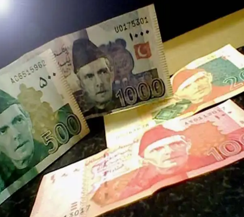 पाक‍िस्‍तान में भारी टैक्‍स और कमजोर वेलफेयर स‍िस्‍टम से बढ़ा आर्थ‍िक दबाव