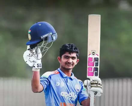 अंडर-19 एशिया कप: अभिज्ञान कुंडू का दोहरा शतक, भारत ने मलेशिया को दिया 409 रन का लक्ष्य