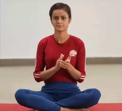 बच्चे हों या बड़े, सभी के लिए फायदेमंद 'वर्षा ताली', एक्टिव होंगे एक्यूप्रेशर प्वाइंट्स