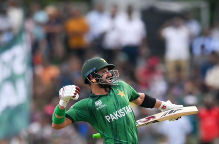 टी20 वर्ल्ड कप: फरहान का नाबाद शतक, नामीबिया को 102 रन से हराकर 'सुपर-8' में पाकिस्तान