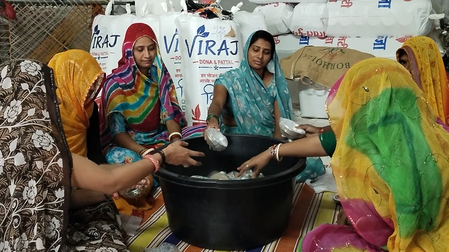नीमच: लखपति दीदी योजना से संवर रही ग्रामीण महिलाओं की जिंदगी, आत्मनिर्भरता को मिली उड़ान