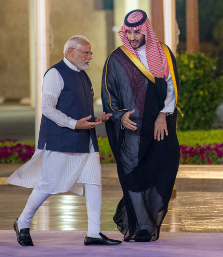 प्रधानमंत्री नरेंद्र मोदी ने सऊदी क्राउन प्रिंस से की फोन पर बात