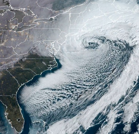 न्यूयॉर्क में ब्लिजर्ड अलर्ट से हड़कंप: आखिर क्या होती है ये चेतावनी?
