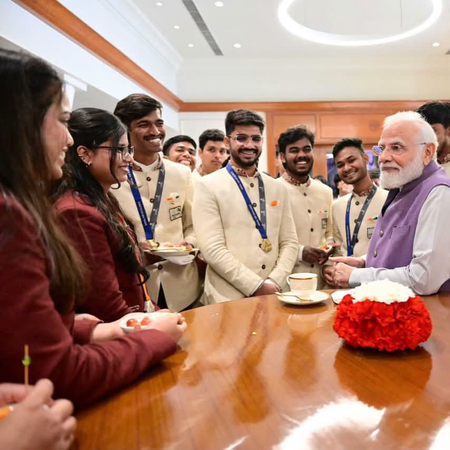 प्रधानमंत्री मोदी ने विश्व कौशल प्रतियोगिता शंघाई 2026 में उत्कृष्ठ प्रदर्शन करने वाले देश के युवाओं से की मुलाकात, किया उत्साहवर्धन