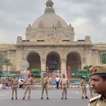 यूपी विधानमंडल में महिला आरक्षण पर जमकर हंगामा, सपा-भाजपा आमने-सामने