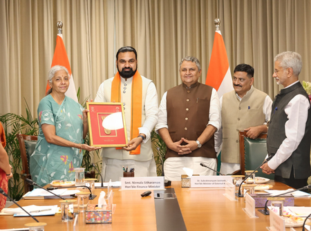 सीएम सम्राट चौधरी ने वित्त मंत्री और विदेश मंत्री से की मुलाकात, बिहार के विकास पर हुई बात