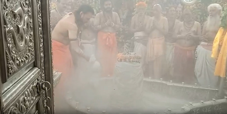 सावन के पहले सोमवार पर महाकाल मंदिर में उमड़ा भक्तों का जनसैलाब, 'जय महाकाल' जयघोष से गूंजा मंदिर