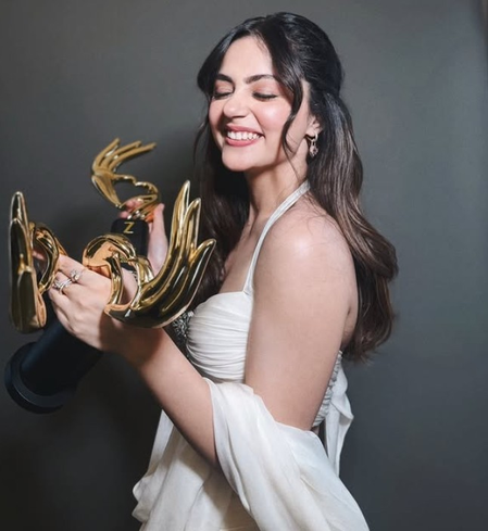 दो जी सिने अवॉर्ड मिलने पर बोलीं अनीत पड्डा, 'मैंने मेहनत से अपने पापा का सपना पूरा किया'