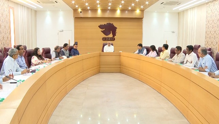 गुजरात: सीएम भूपेंद्र पटेल की समीक्षा बैठक, राज्य में पेट्रोल-डीजल और गैस की पर्याप्त आपूर्ति