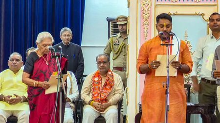 यूपी चुनाव से पहले बड़ा दांव, मंत्रिमंडल विस्तार से पश्चिम से लेकर पूर्वांचल तक सामाजिक संतुलन का दिया संदेश