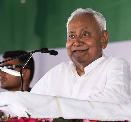 समृद्धि यात्रा में किशनगंज पहुंचे सीएम नीतीश कुमार ने 122 योजनाओं की सौगात दी