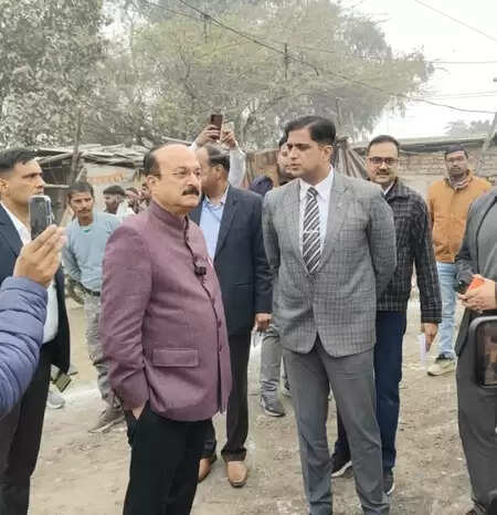 दिल्ली: मंत्री आशीष सूद ने स्वच्छता व्यवस्था का किया निरीक्षण, कूड़ा घरों के स्थानांतरण के दिए निर्देश