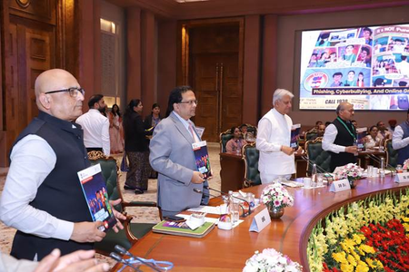 केंद्रीय गृह सचिव ने ‘महिलाओं और बच्चों के खिलाफ ऑनलाइन अपराध पर राष्ट्रीय संवाद’ का उद्घाटन किया