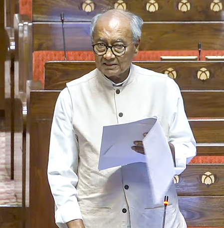 भाजपा विधायक से दिग्विजय सिंह ने कहा- मैं घोर सनातन धर्म का मानने वाला हूं