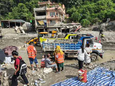 नेपाल बाढ़: मृतकों की संख्या ग्यारह सौ के पार, सर्च ऑपरेशन जारी