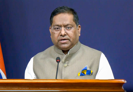 नेपाल से हमारे रिश्ते बहुआयामी, बांग्लादेश के साथ संबंध सकारात्मक राह पर: विदेश मंत्रालय