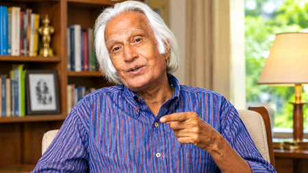 गालिब की जिंदगी से लेकर द्रौपदी तक…सुरेंद्र वर्मा की कलम ने हर किरदार को दी नई पहचान