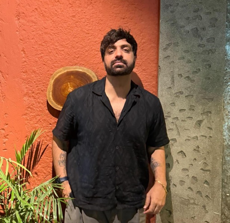 परफॉर्मेंस के दौरान स्टेज पर पूरी तरह खो जाता हूं, डांसर्स पर नहीं जाता ध्यान : अखिल सचदेवा