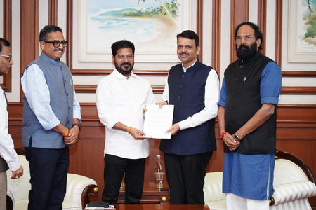 महाराष्ट्र के मुख्यमंत्री ने तुम्मदिहट्टी बांध पर तेलंगाना के अनुरोध पर विचार करने की सहमति जताई