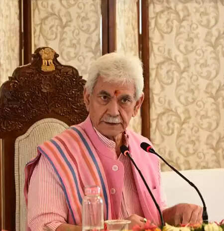 कश्मीर: उपराज्यपाल ने कश्मीर संभाग में सुरक्षा स्थिति की समीक्षा के लिए की उच्चस्तरीय बैठक