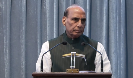 सेनाओं को सहयोग देने वाली संस्थाओं को भी विकसित होते रहना होगा : राजनाथ सिंह